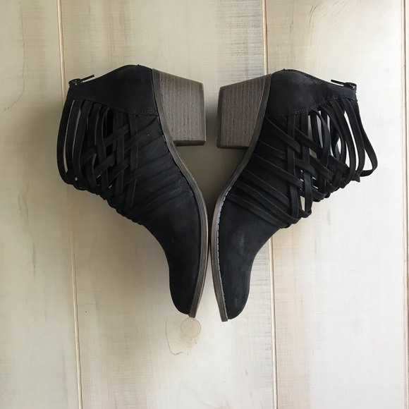 Fergalicious 8.5M Bandana Black Ankle Booties - Picture 2 of 8